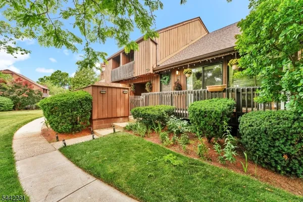 $490,000 | 203 Kingsberry Drive, Somerset, NJ 08873