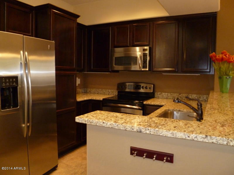 3935 East Rough Rider Road, Unit 1149 Phoenix, AZ 85050 - Photo 14 of 27 Kitchen nook