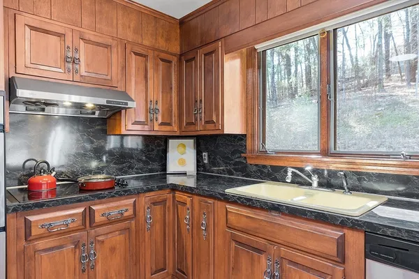 $899,900 | 154 Summer Street, Maynard, MA 01754