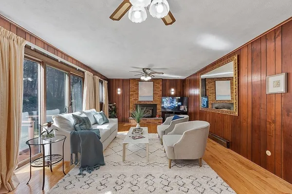 $899,900 | 154 Summer Street, Maynard, MA 01754