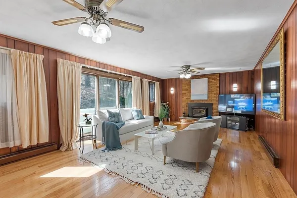 $899,900 | 154 Summer Street, Maynard, MA 01754
