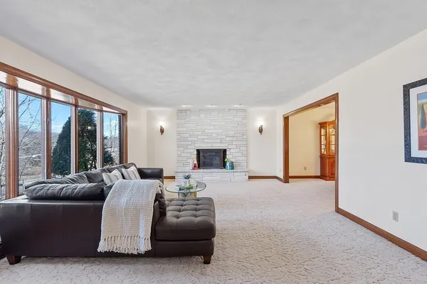 $899,900 | 154 Summer Street, Maynard, MA 01754