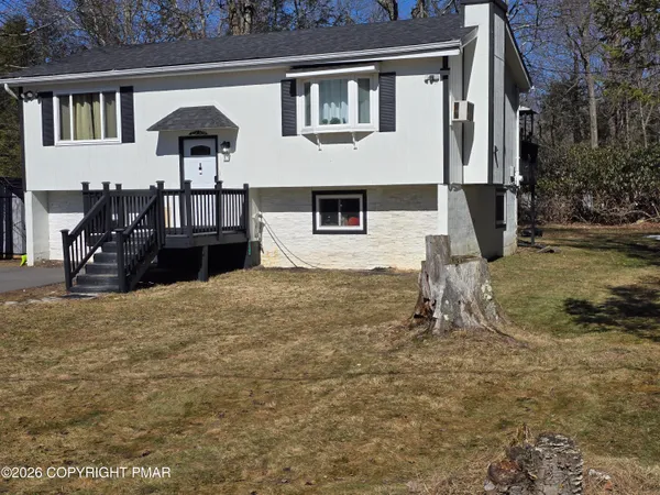 $350,000 | 8111 Coco Drive, Pocono Summit, PA 18346