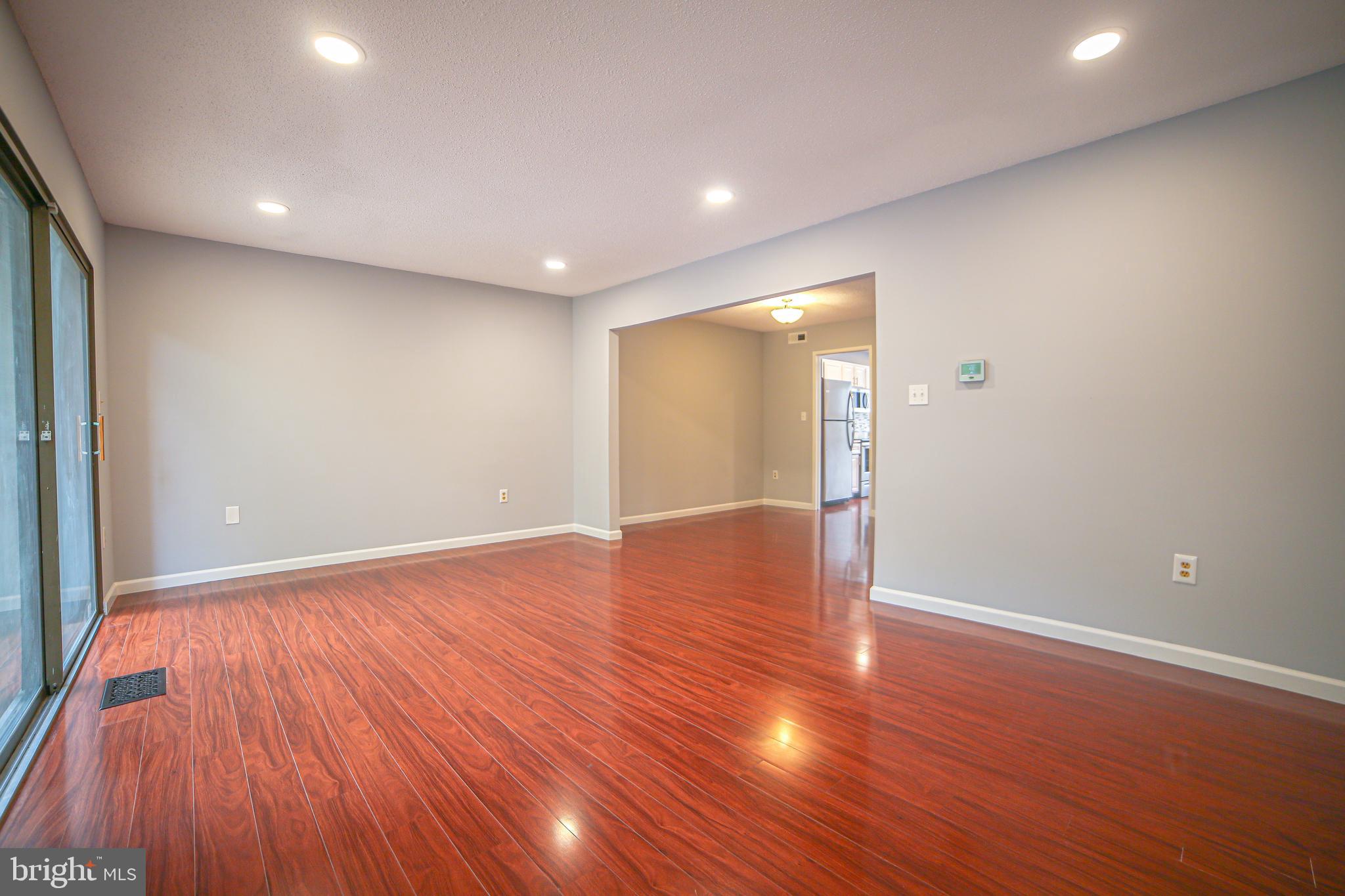 1818 Old Post Terrace Woodbridge, VA 22191 - Photo 11 of 33 living room