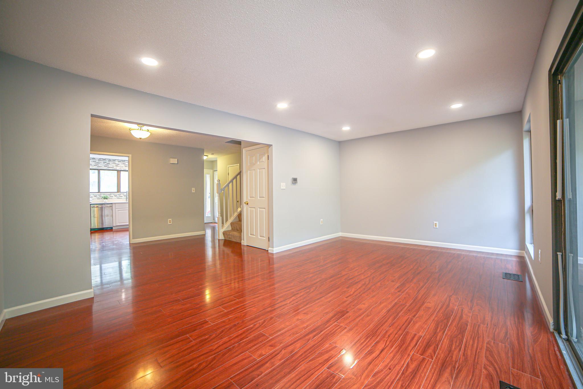 1818 Old Post Terrace Woodbridge, VA 22191 - Photo 12 of 33 living room