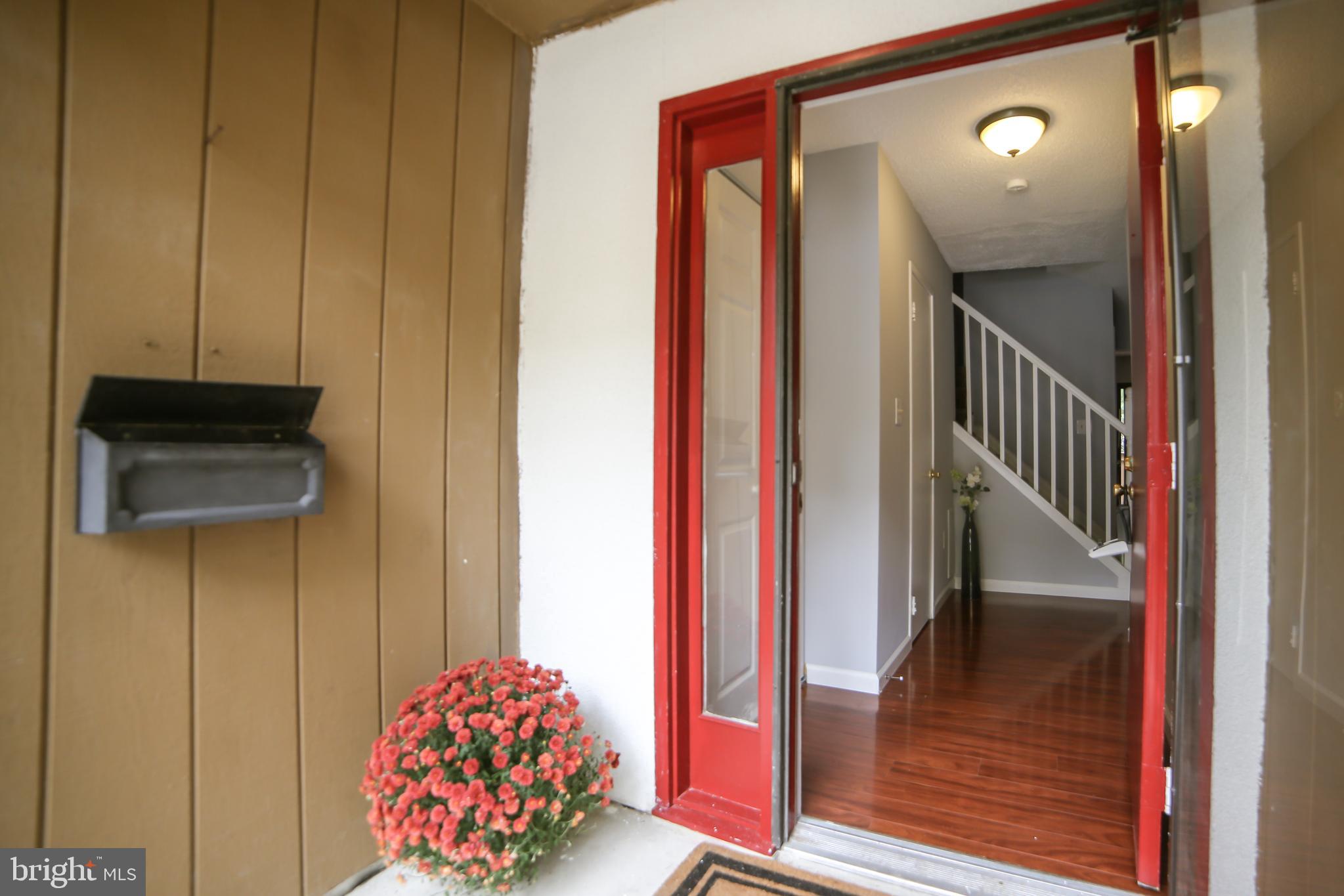 1818 Old Post Terrace Woodbridge, VA 22191 - Photo 3 of 33 Full glass storm door