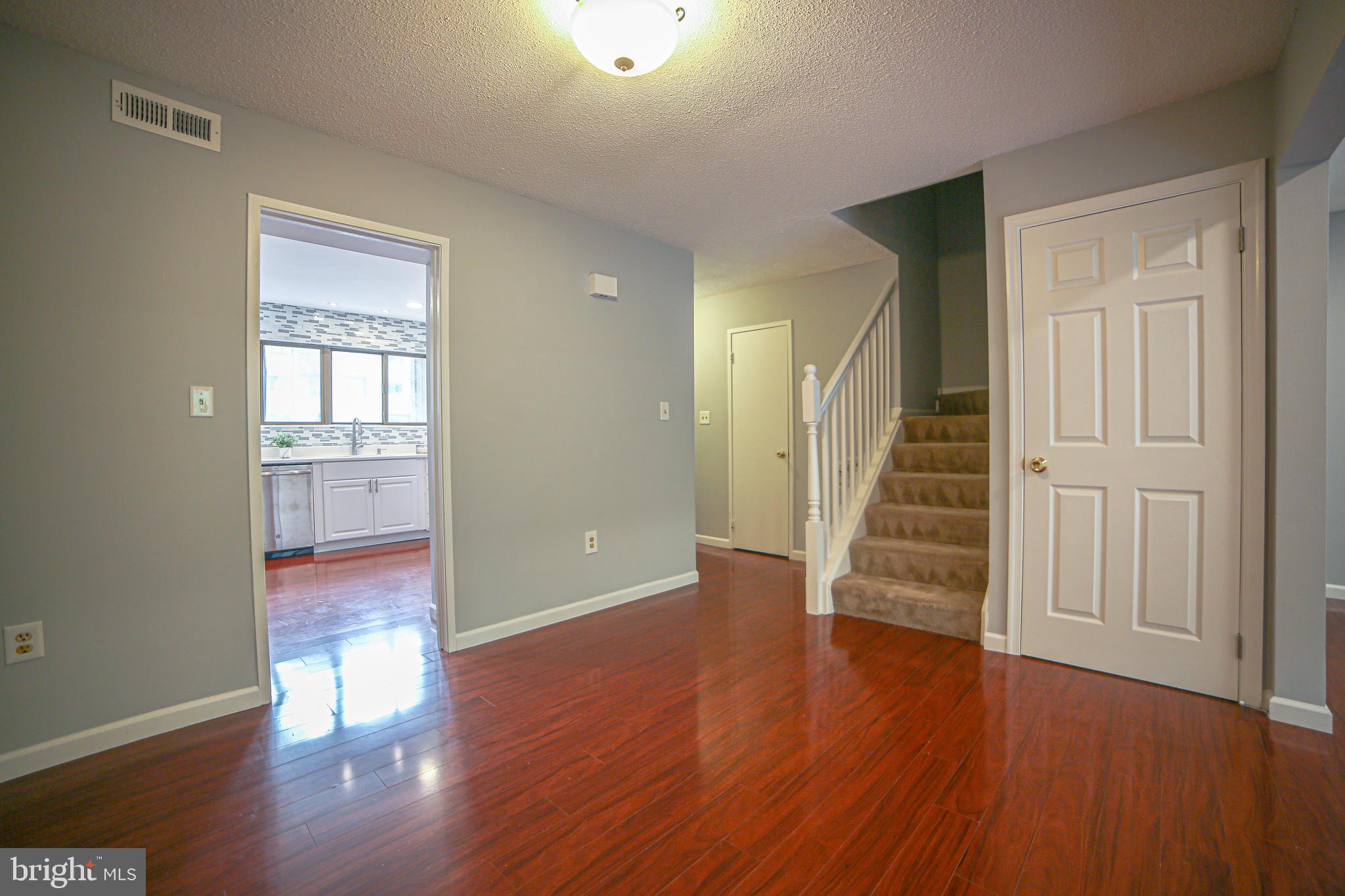 1818 Old Post Terrace Woodbridge, VA 22191 - Photo 8 of 33 Dining room and foyer