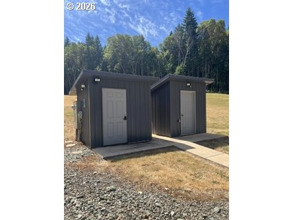 570 Tunnel Road Glendale, OR 97442 - Photo 15 of 16