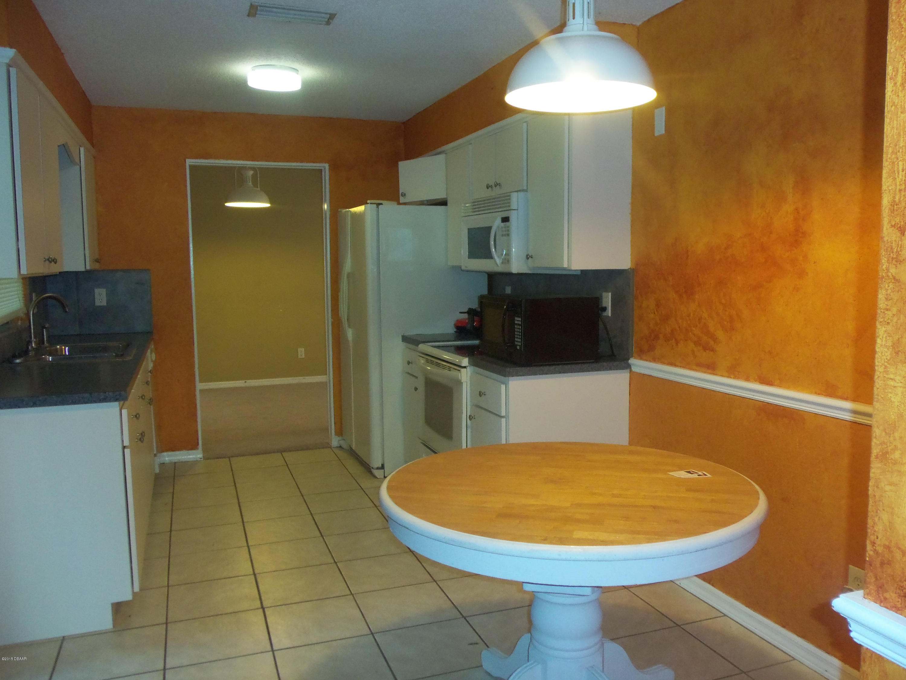 1205 Mardrake Road Daytona Beach, FL 32114 - Photo 6 of 8 Eating Area