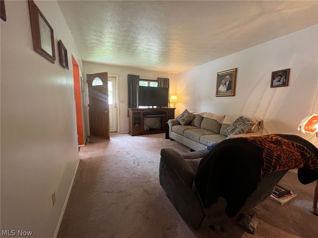 1576 Slusser Road Akron, OH 44305 - Photo 9 of 27 Gallery Image 9