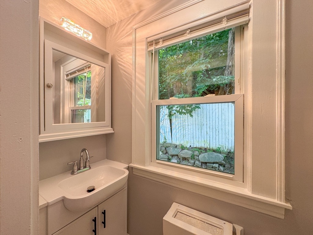 185 Leyfred Terrace Springfield, MA 01108 - Photo 29 of 35