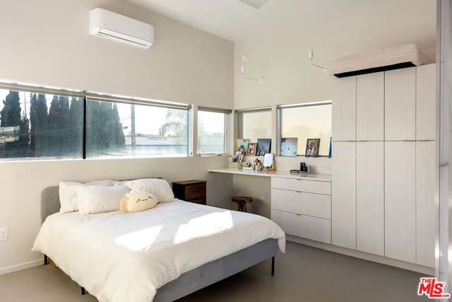 $1,895,000 | 161 North Garden Street, Ventura, CA 93001