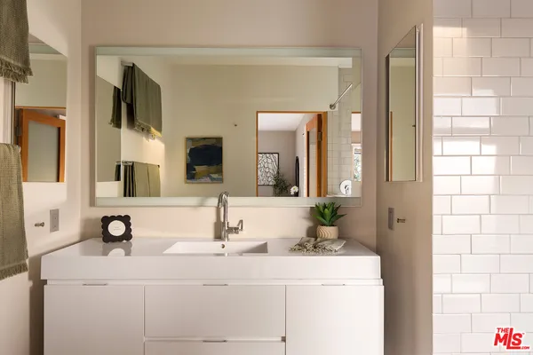 $1,895,000 | 161 North Garden Street, Ventura, CA 93001