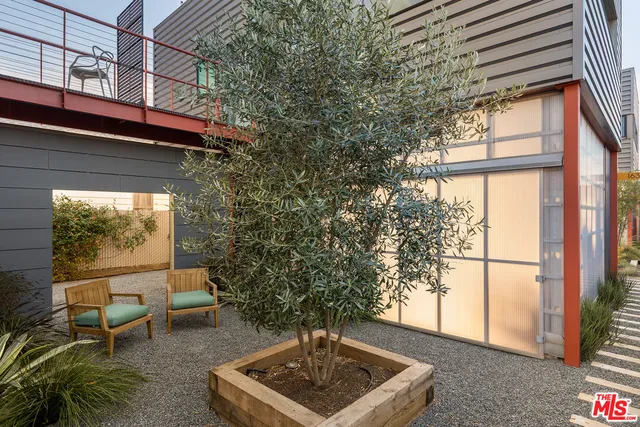 $1,895,000 | 161 North Garden Street, Ventura, CA 93001