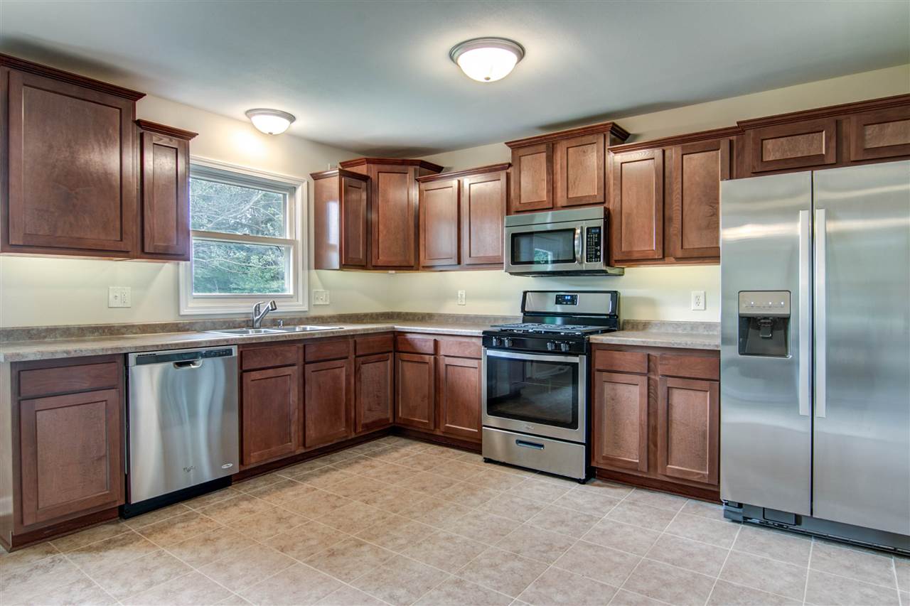 211 Dewey Road Rockton, IL 61072 - Photo 10 of 22 Gallery Image 10