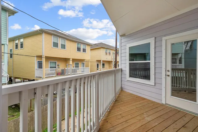 $269,900 | 704 Lee Street, La Porte, TX 77571