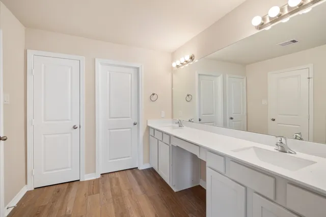 $269,900 | 704 Lee Street, La Porte, TX 77571