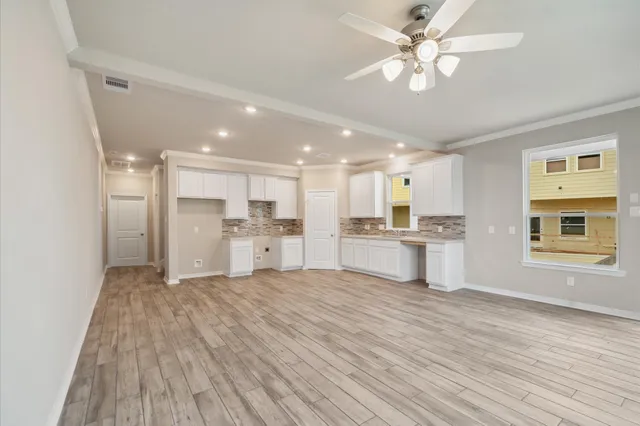 $269,900 | 704 Lee Street, La Porte, TX 77571