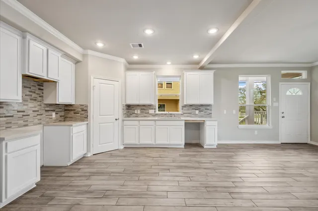 $269,900 | 704 Lee Street, La Porte, TX 77571