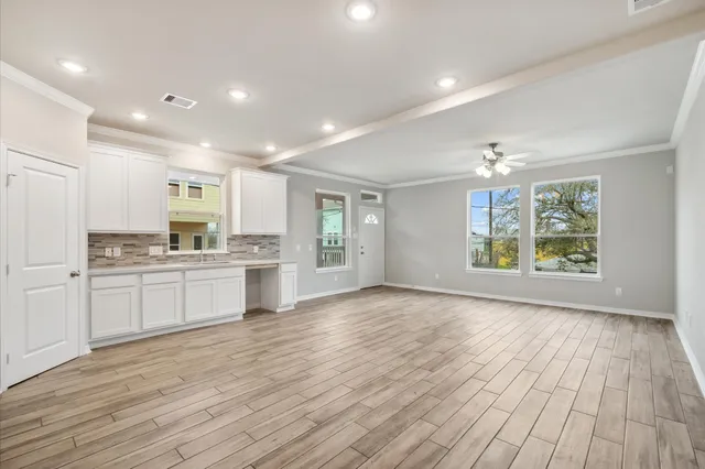 $269,900 | 704 Lee Street, La Porte, TX 77571