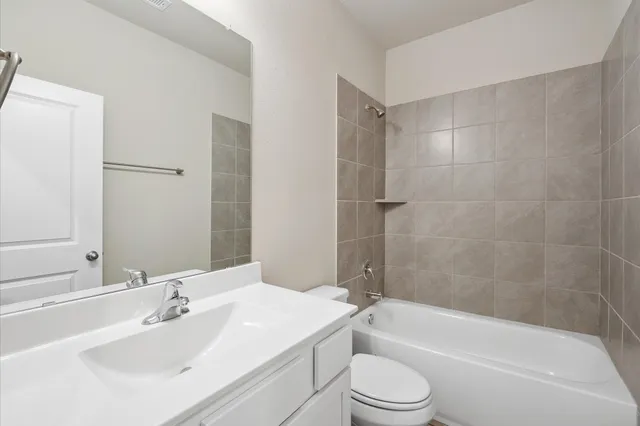 $269,900 | 704 Lee Street, La Porte, TX 77571