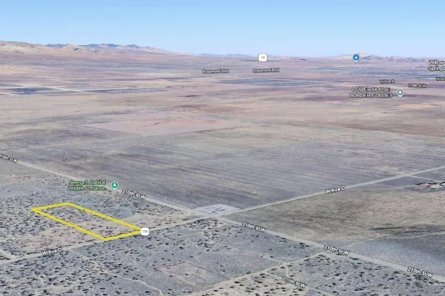 a view of a tennis court