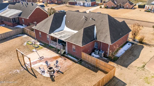 $379,900 | 114 Leslie Drive, Senatobia, MS 38668