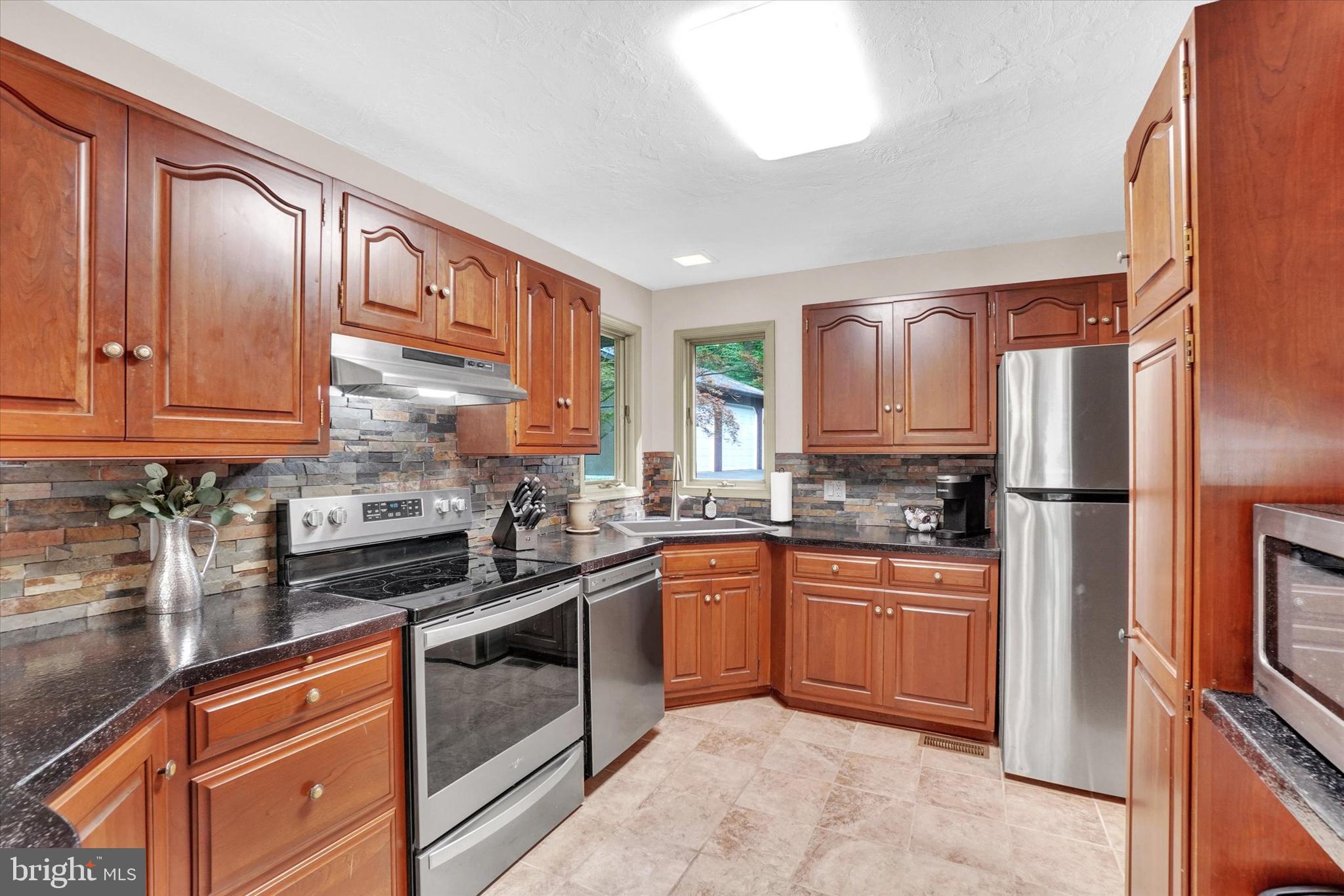 5831 Crone Road Dover, PA 17315 - Photo 10 of 36 Gallery Image 10