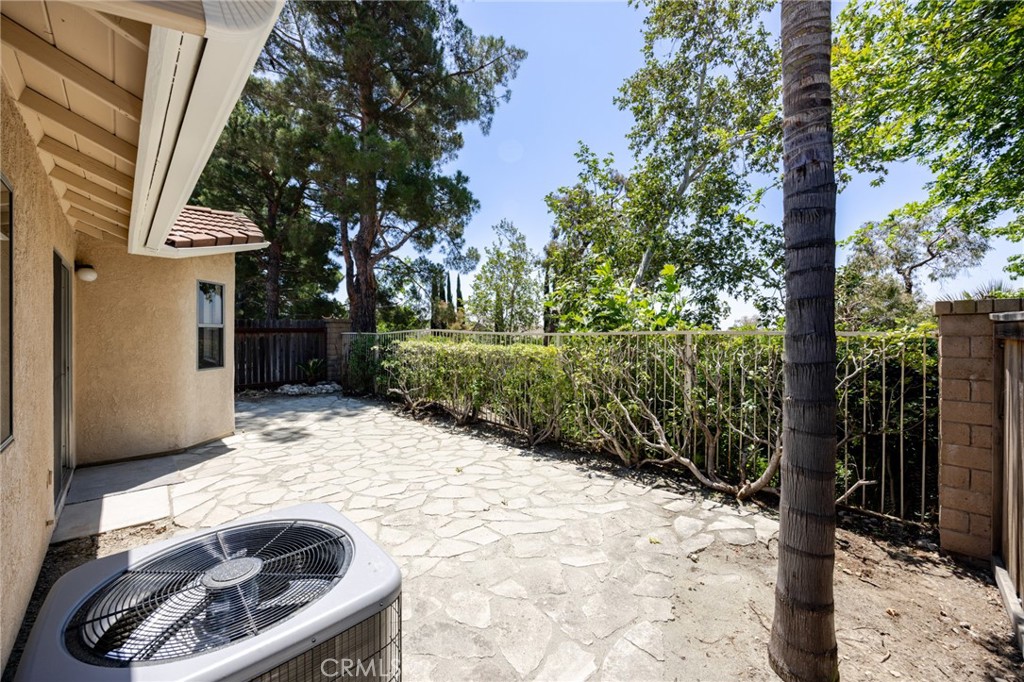 11013 Shaw Street Rancho Cucamonga, CA 91701 - Photo 4 of 32