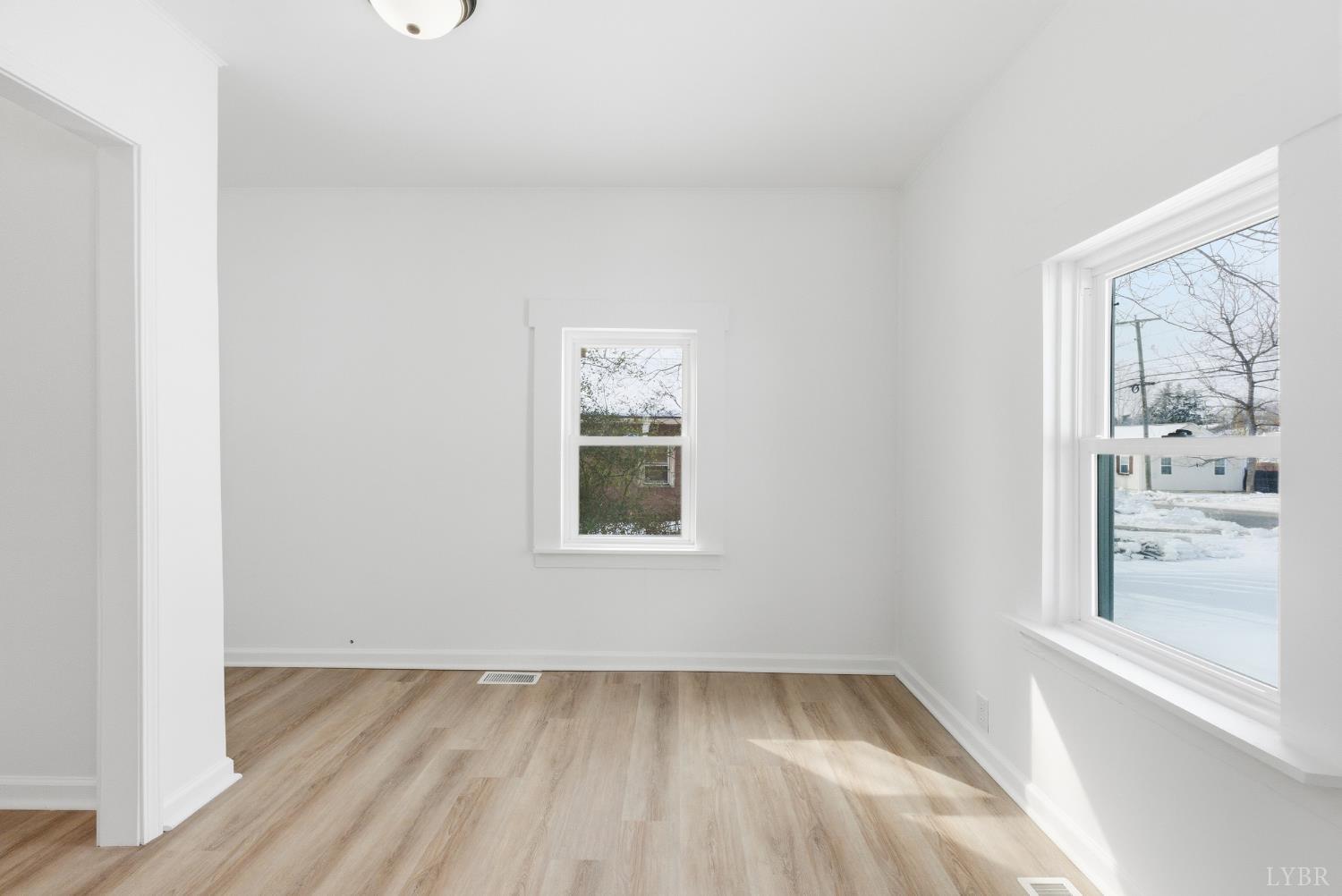 1015 7th Street Altavista, VA 24517 - Photo 17 of 31 an empty room with a window
