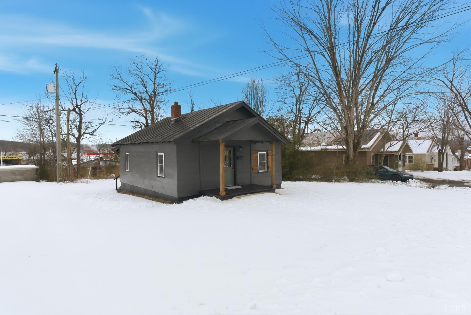 1015 7th Street Altavista, VA 24517 - Photo 26 of 31 a front view of house with a yard