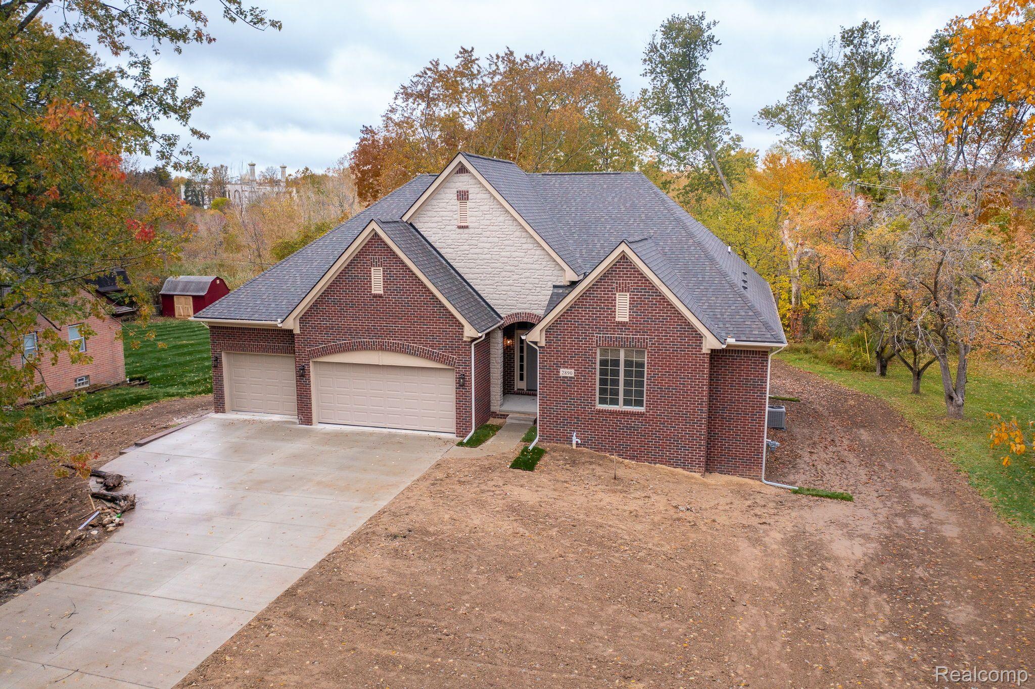 2890 Harrington Road Rochester, MI 48307 - Photo 1 of 50 Gallery Image 1