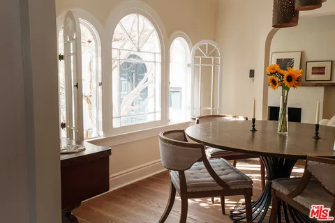 $2,449,000 | 1060 Superba Avenue, Venice, CA 90291