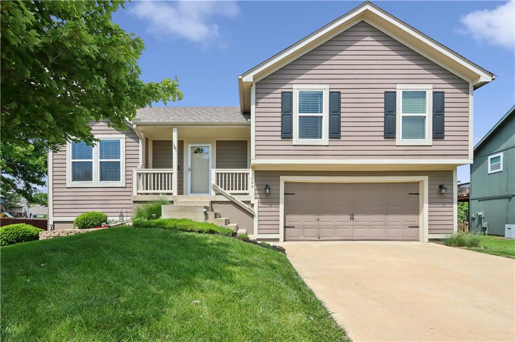 1004 East Pumpkin Ridge Gardner, KS 66030 - Photo 1 of 25