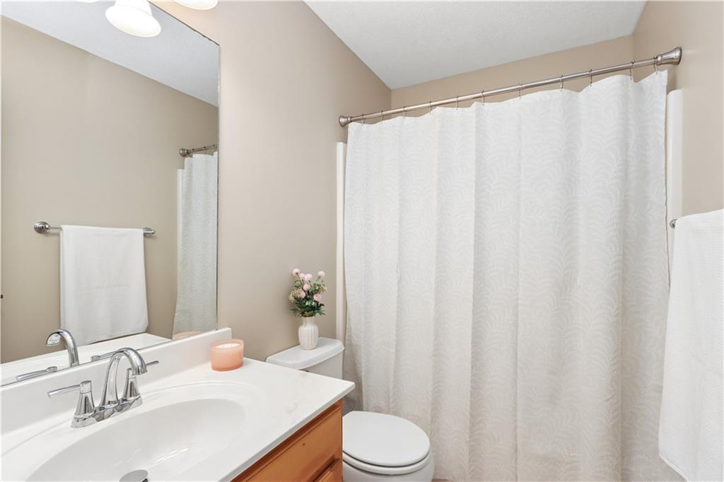 1004 East Pumpkin Ridge Gardner, KS 66030 - Photo 13 of 25