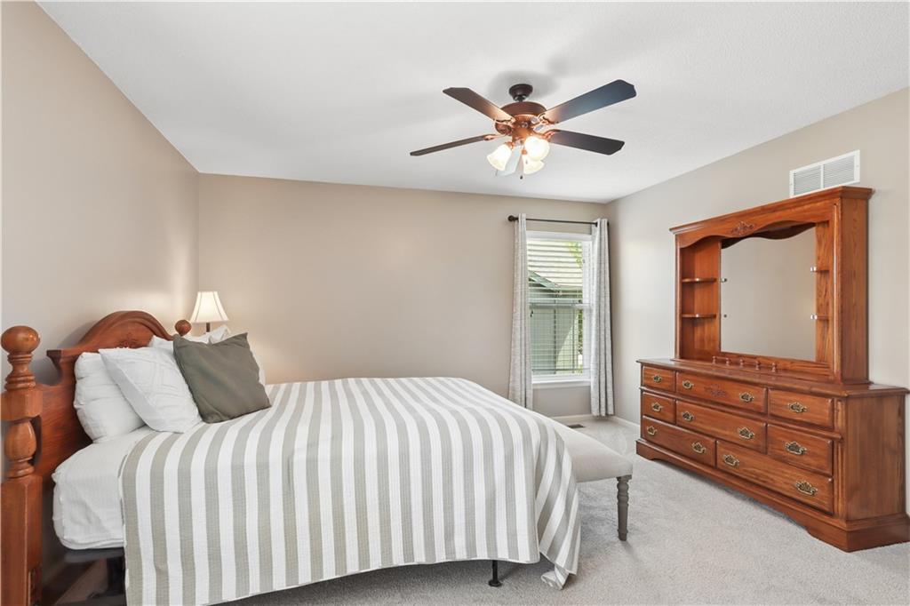1004 East Pumpkin Ridge Gardner, KS 66030 - Photo 14 of 25