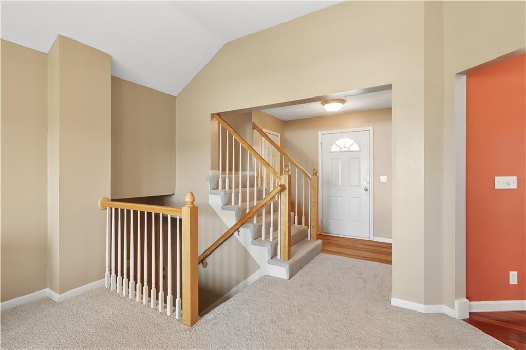 1004 East Pumpkin Ridge Gardner, KS 66030 - Photo 3 of 25