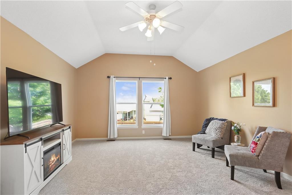 1004 East Pumpkin Ridge Gardner, KS 66030 - Photo 4 of 25