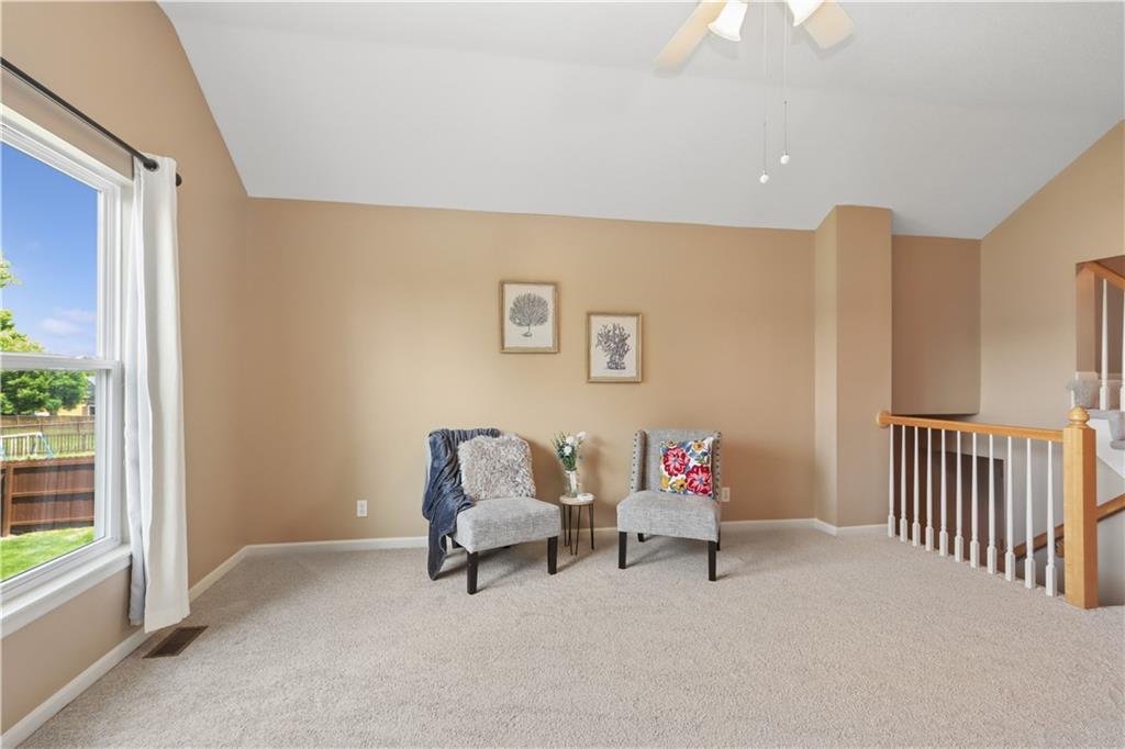 1004 East Pumpkin Ridge Gardner, KS 66030 - Photo 6 of 25