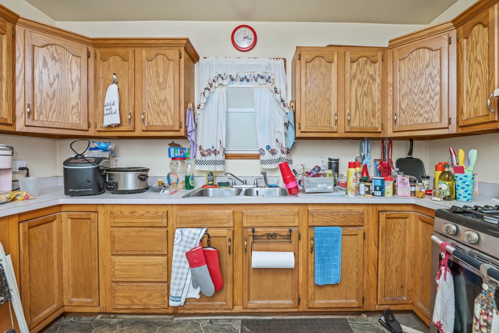 225 Bryan Street Rochester, NY 14613 - Photo 4 of 24