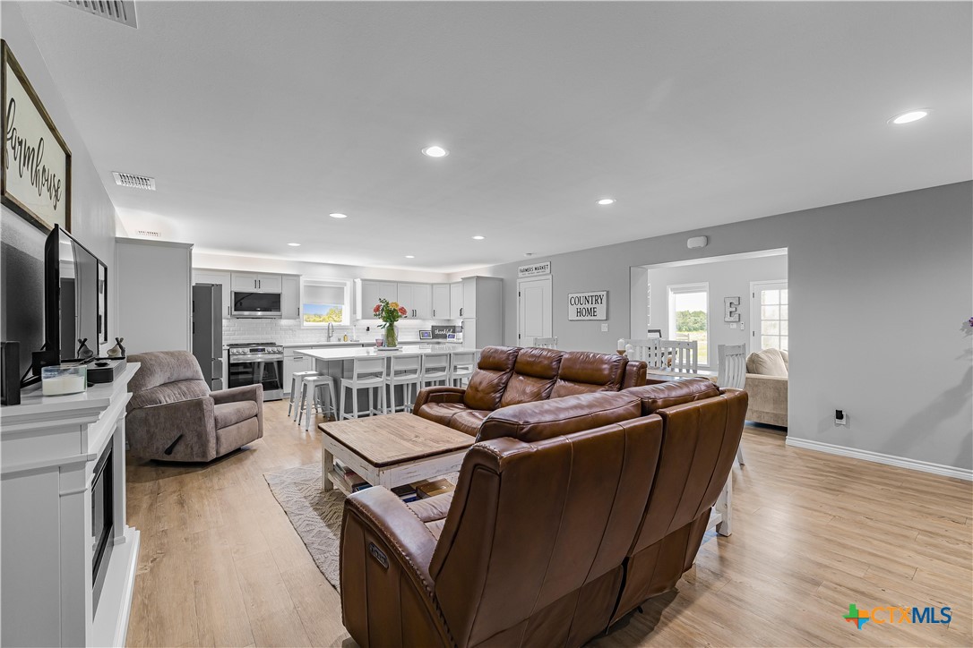 686 Rappold Road Yoakum, TX 77995 - Photo 15 of 45 Gallery Image 15