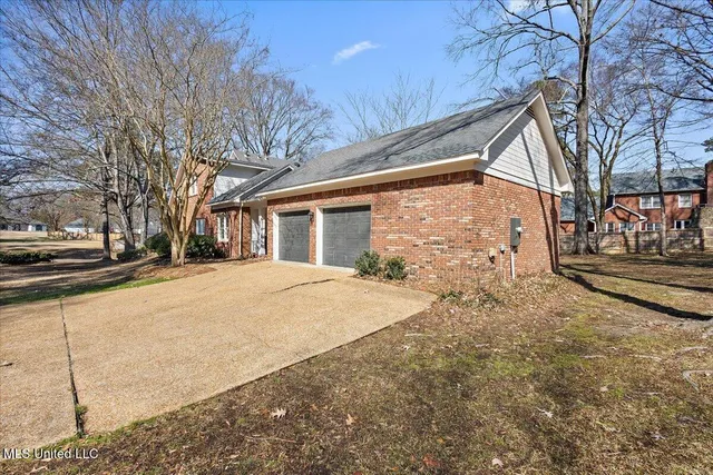 $544,000 | 204 Summer Oak Trail, Madison, MS 39110