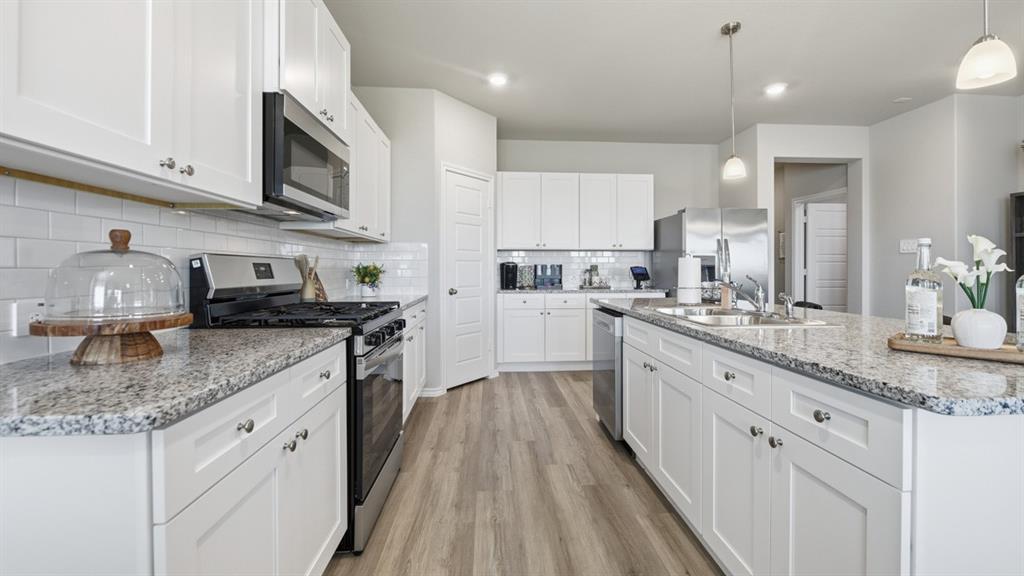 15936 Stableford Road Justin, TX 76247 - Photo 2 of 30