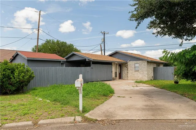 $1,200 | 1807 Village Square, Mission, TX 78572