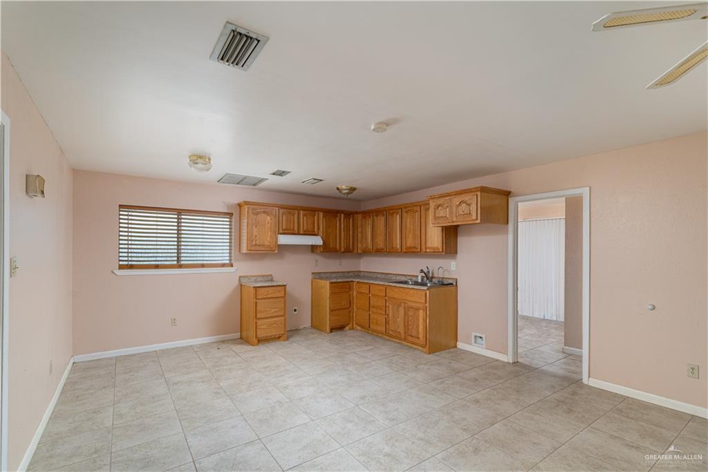 1807 Village Square Mission, TX 78572 - Photo 4 of 17