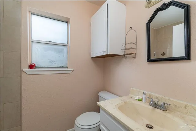 $1,200 | 1807 Village Square, Mission, TX 78572