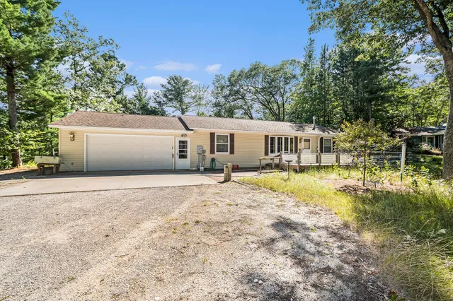 $460,000 | 921 North Hancock Street, Pentwater, MI 49449