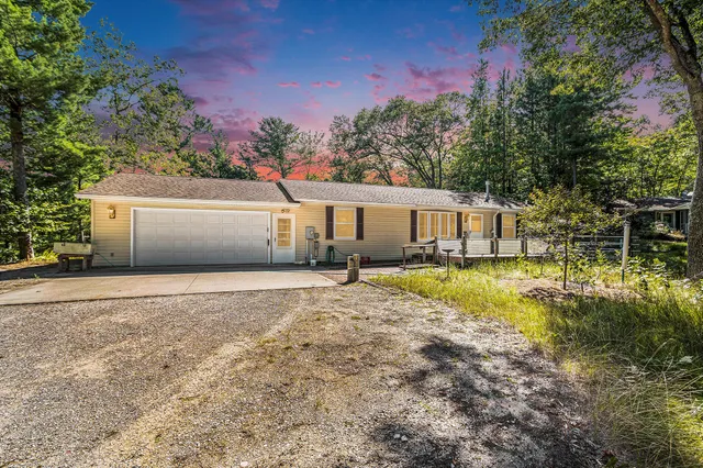 $460,000 | 921 North Hancock Street, Pentwater, MI 49449