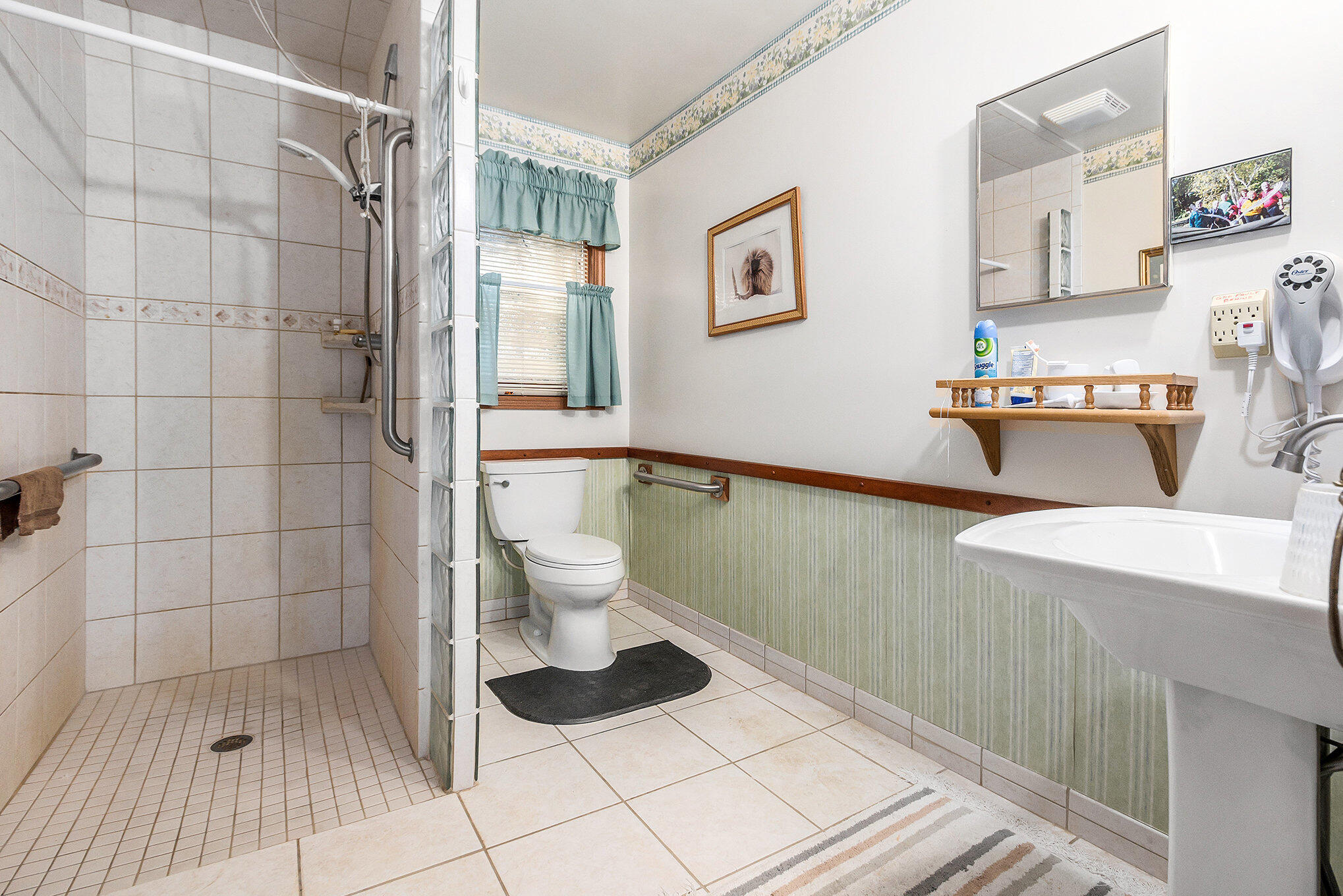 921 North Hancock Street Pentwater, MI 49449 - Photo 10 of 32 010_dsc_4349_957