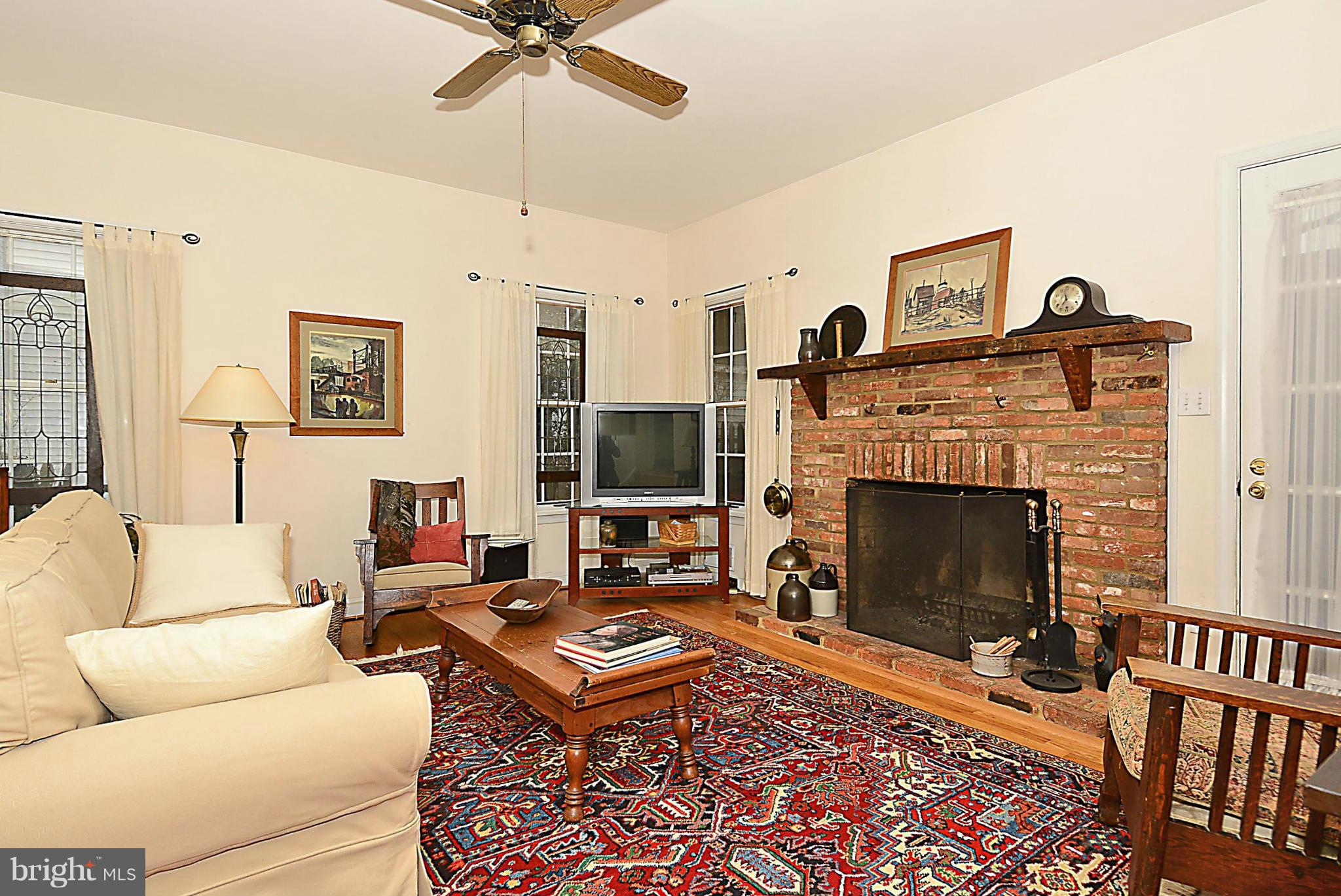 5321 Allandale Road Bethesda, MD 20816 - Photo 4 of 29 Family Room